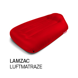 Den Pool auf der Lamzac Luftmatraze genießen