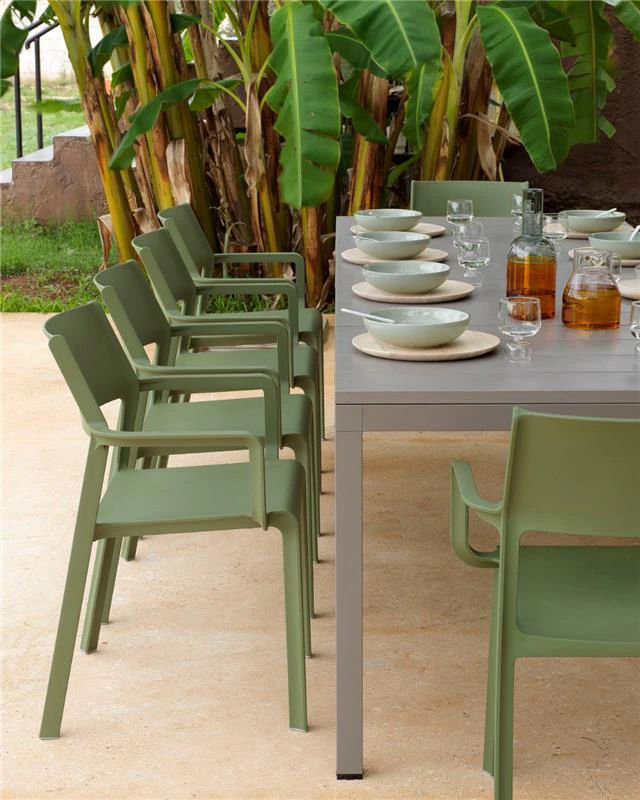 St&uuml;hle f&uuml;r drau&szlig;en